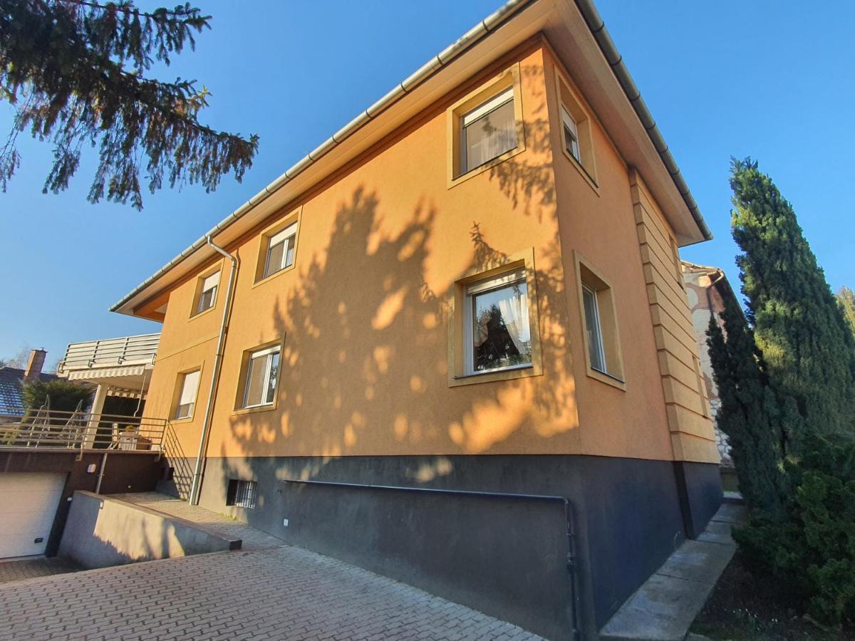 Adel Apartman Мишкольц Экстерьер фото