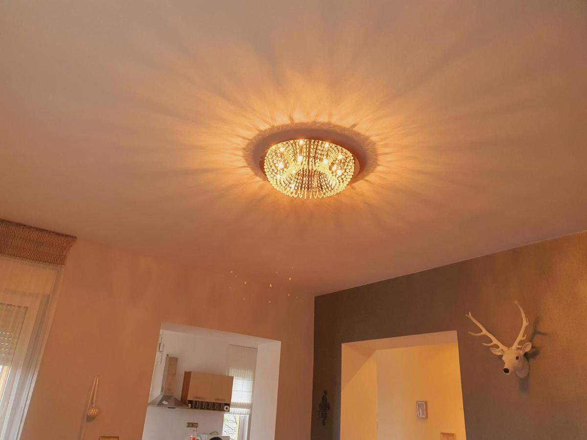 Adel Apartman Мишкольц Экстерьер фото